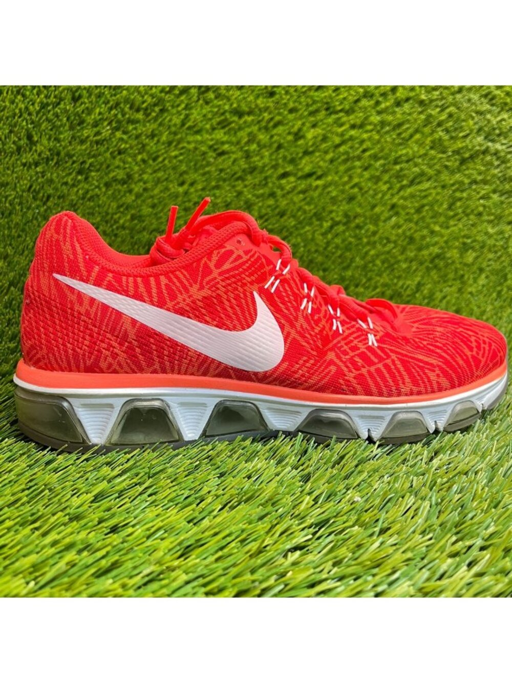 Nike Air Max Tailwind 8 Womens Size 8.5 Red White Athletic Running Shoes Sneaker